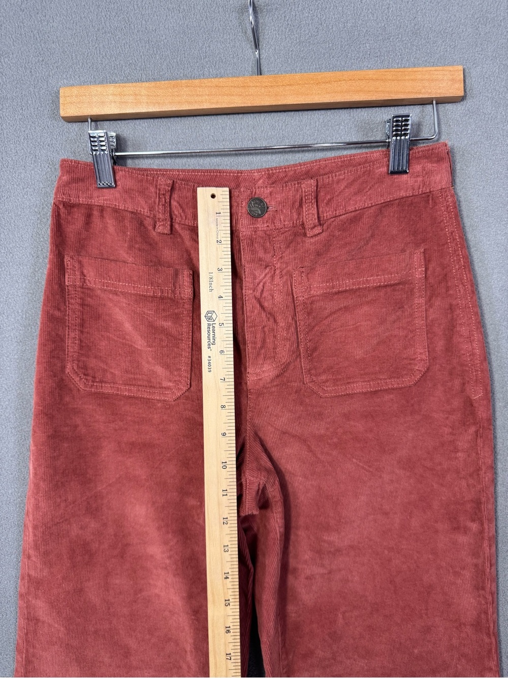 Faherty Organic Cotton Corduroy Patch Pocket Retro Wide Leg Pant in Henna, 27 - Picture 13 of 16